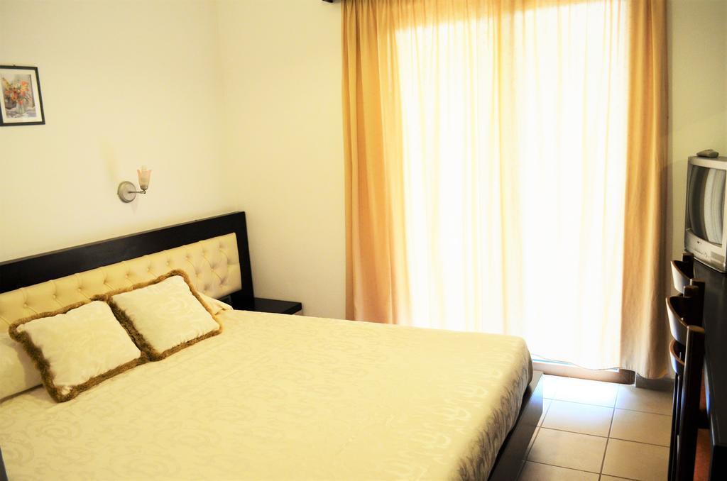 Jb Hotel Sarande Exterior photo