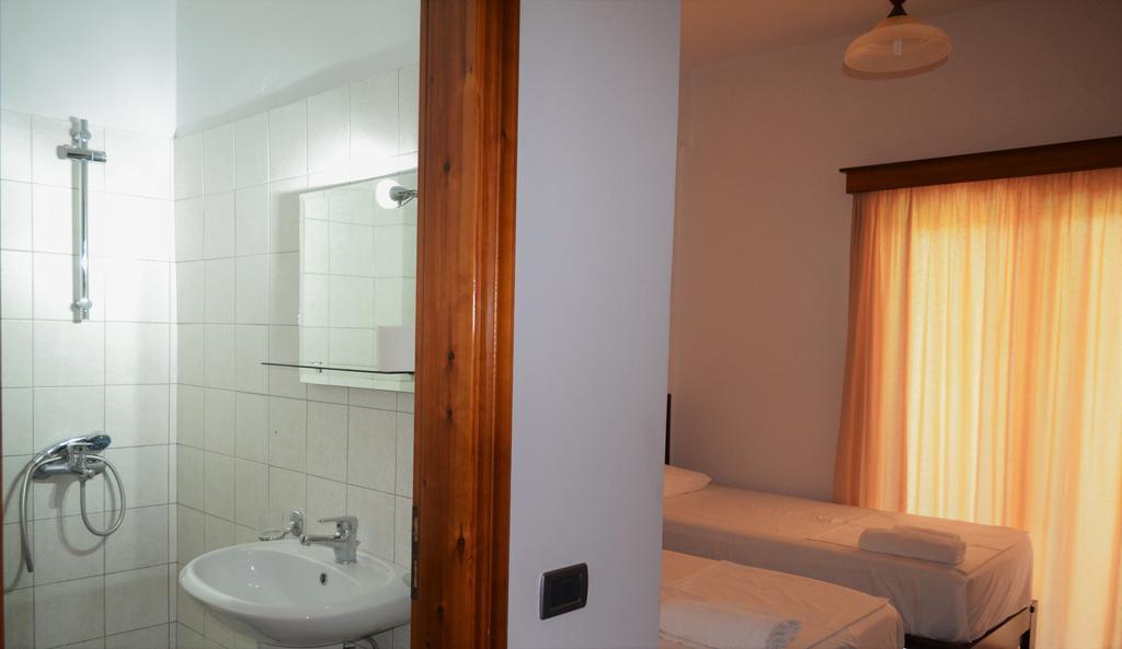 Jb Hotel Sarande Exterior photo