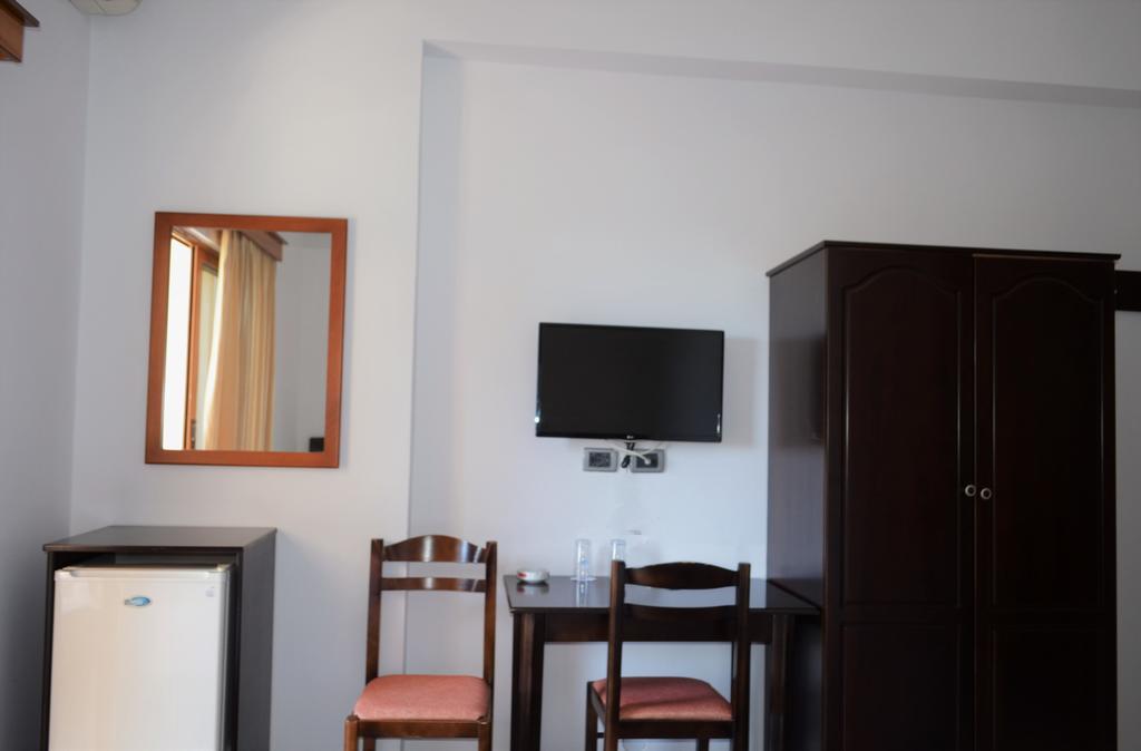 Jb Hotel Sarande Exterior photo