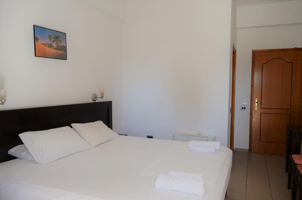 Jb Hotel Sarande Exterior photo