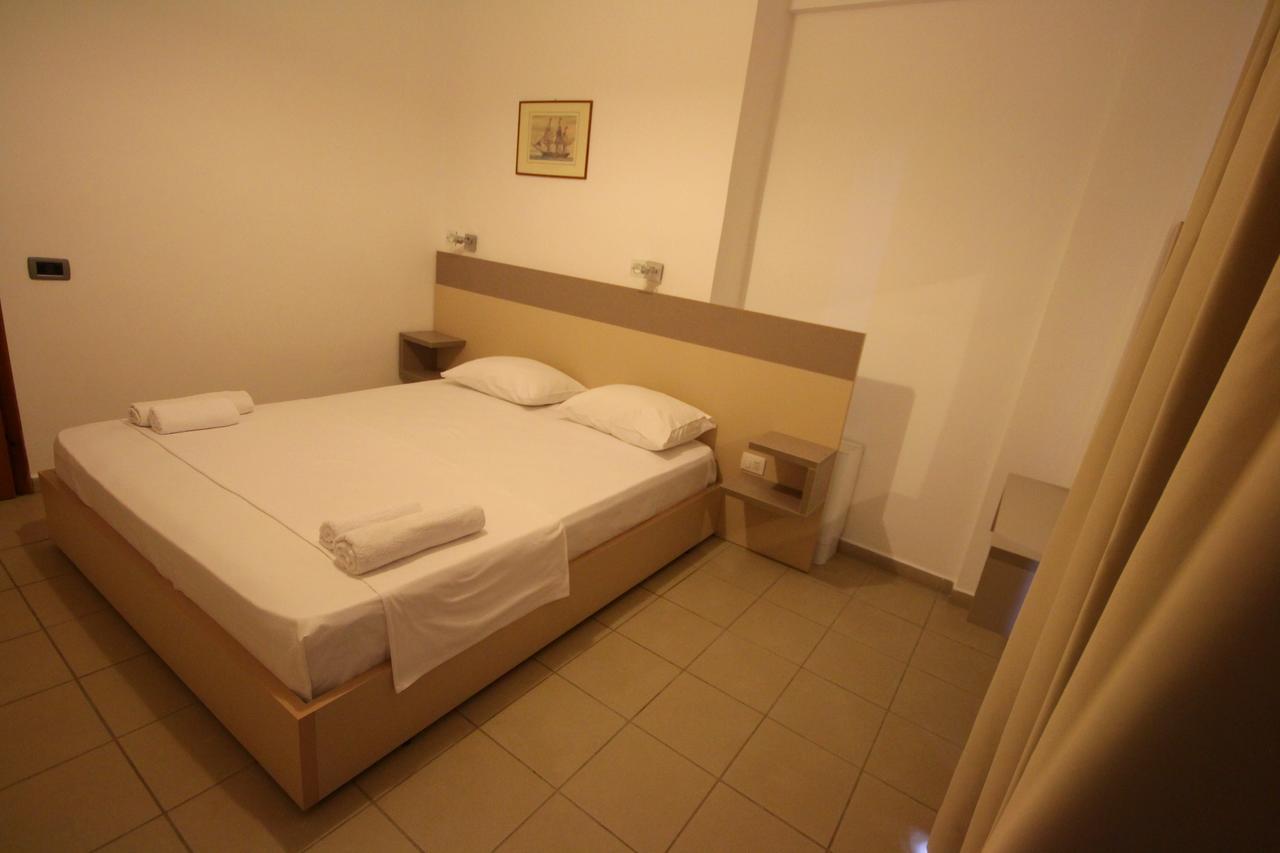 Jb Hotel Sarande Exterior photo